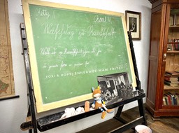 EBDC9387-2818-4E22-B465-523BEAC49569